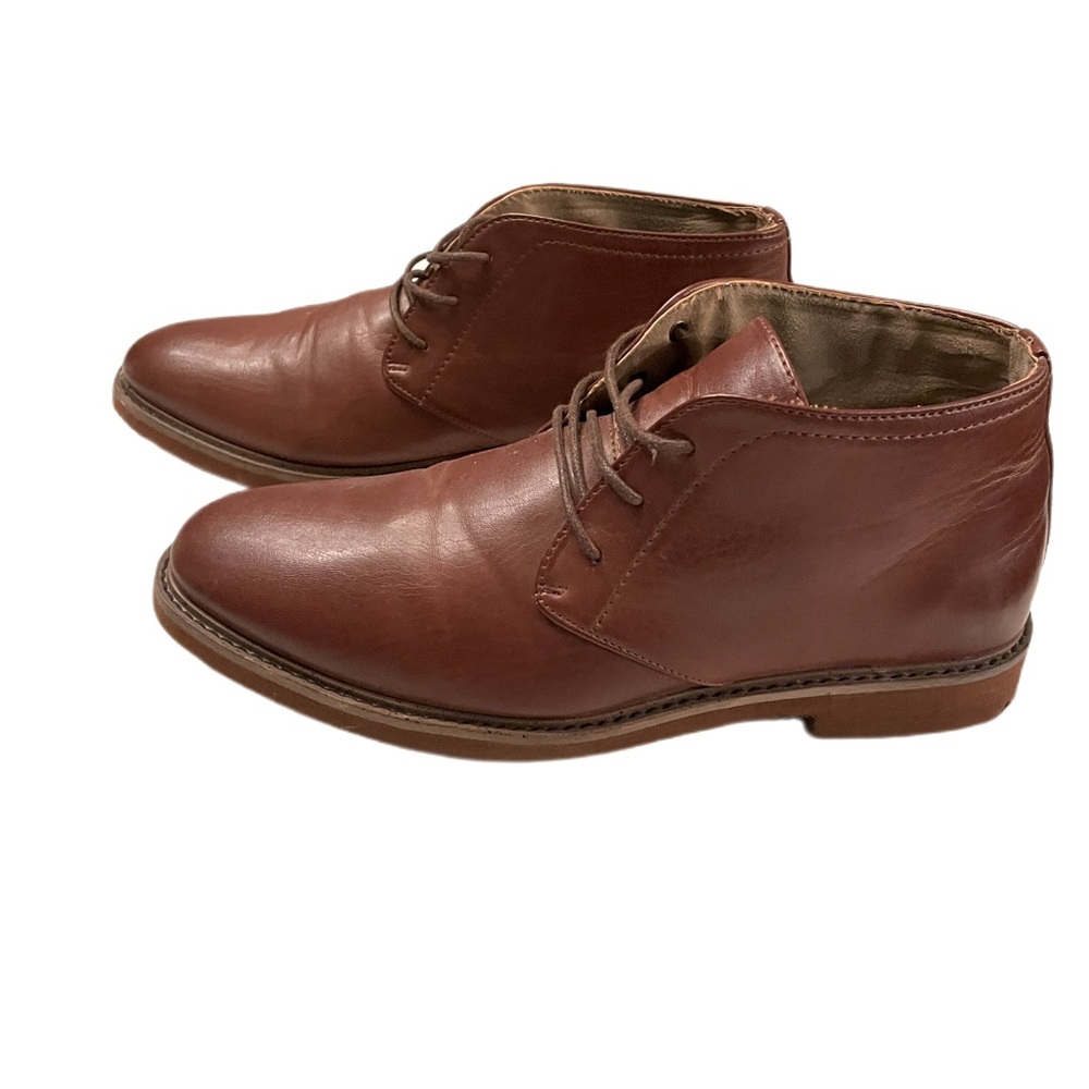 Leather Bass chukka boot lace up lightly worn 6